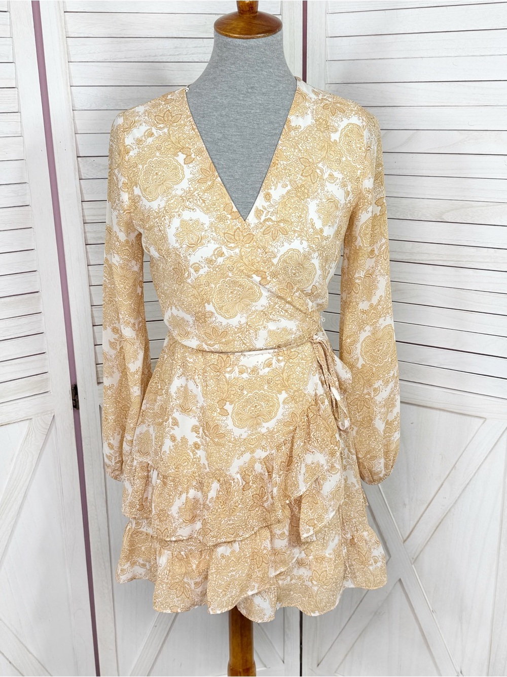 Jun & Ivy by Francesca's Floral Boho Ruffle Wrap Mini Dress Yellow Cream Small